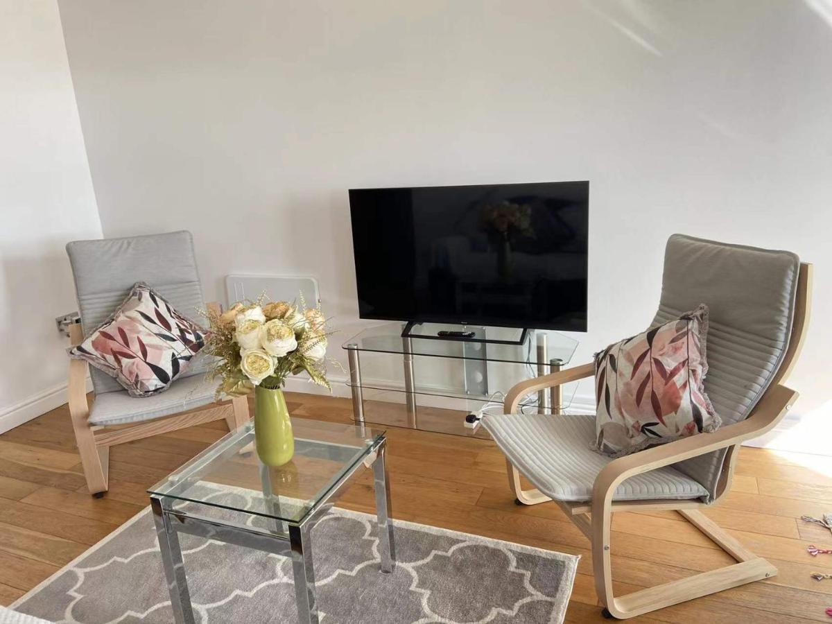 Front With Stunning Sea View Appartement Swansea